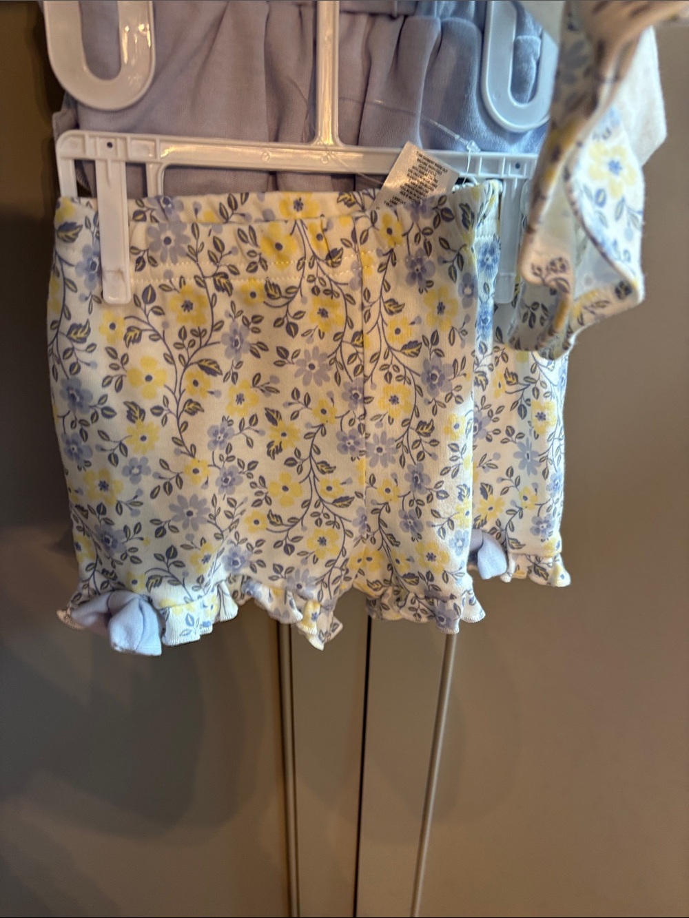 NWT Baby Girls White & Yellow Floral Bow Romper 4 Piece Set 18M - Picture 2 of 6